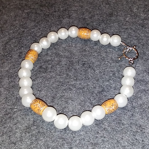 Unisex white bead bracelet 2 - Picture 1 of 3